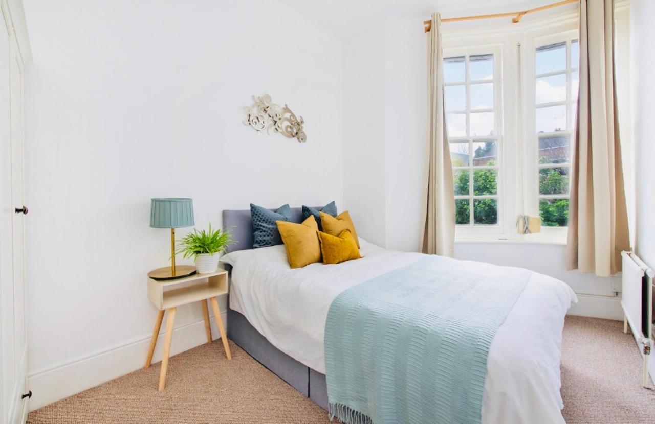 Spacious & Charming Garden Flat -Zone 2- Great For Central London Access Exterior photo