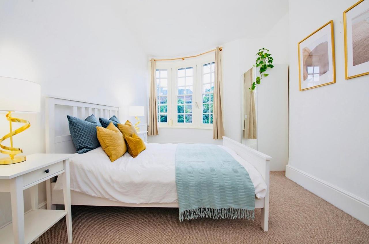 Spacious & Charming Garden Flat -Zone 2- Great For Central London Access Exterior photo