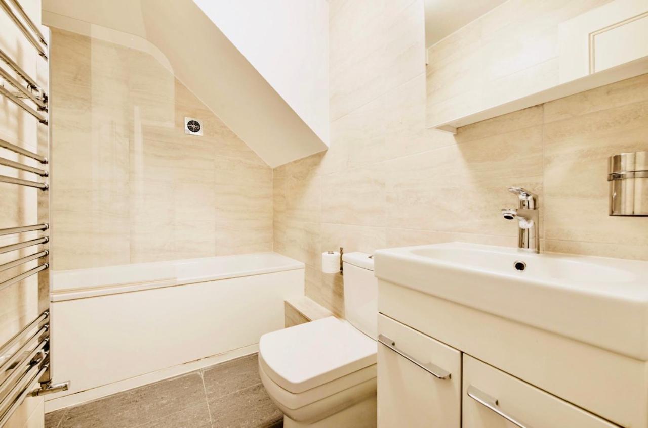 Spacious & Charming Garden Flat -Zone 2- Great For Central London Access Exterior photo